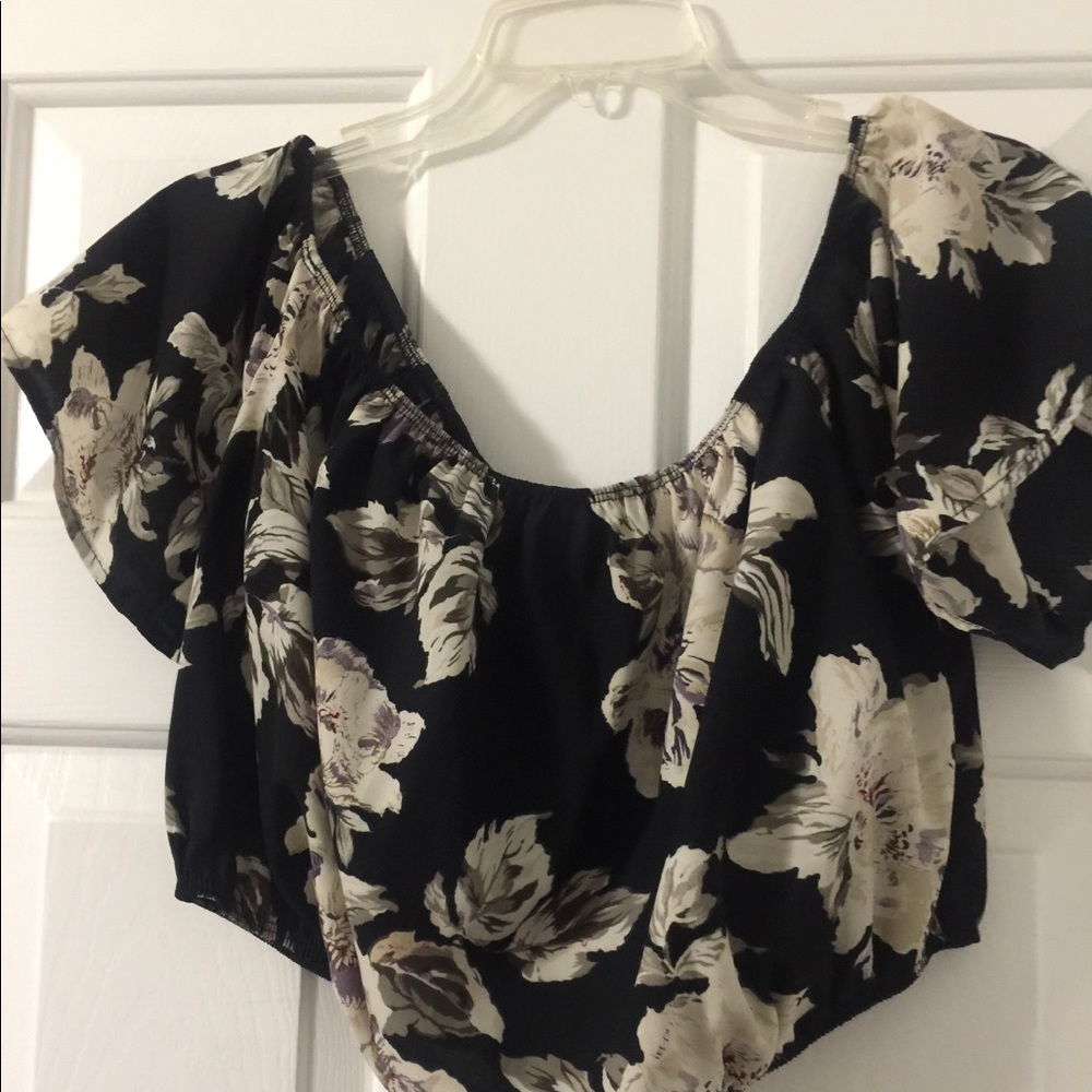 2 piece off the shoulder crop top w skirt